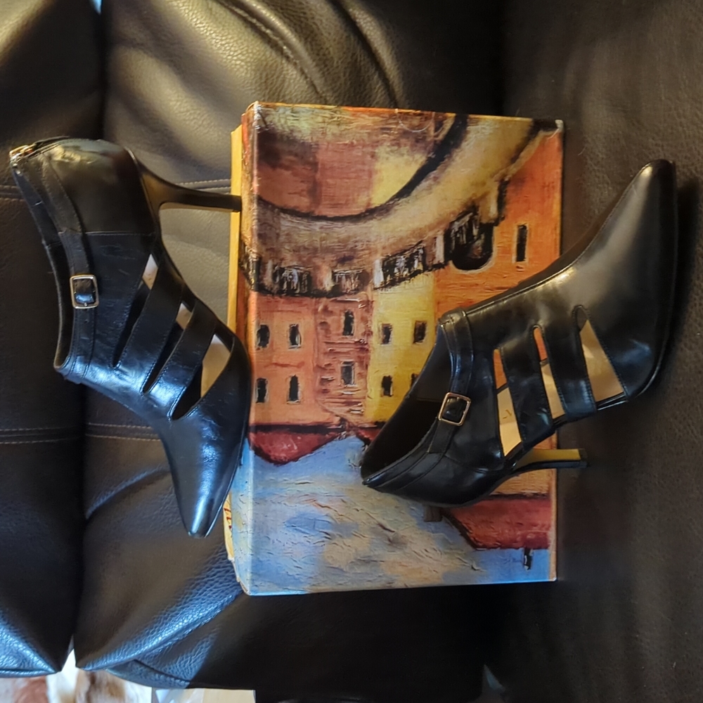 Bella Vita Dylan Heels